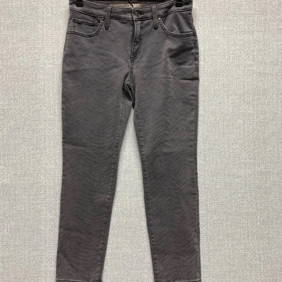 US 16R Chico’s sz 3R The So Slimming Girlfriend Ankle Jeans Gray, Zebra Stripe - Picture 9 of 11